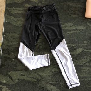 Color block workout leggings by ChillbyWill